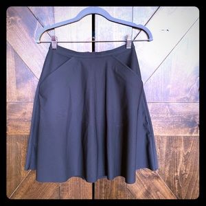 Lululemon skirt. Black. Size 6